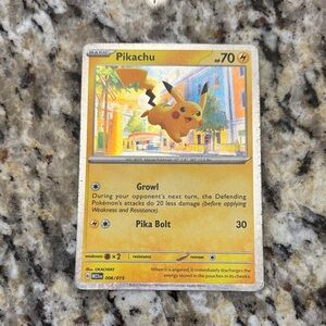 Pikachu Pokémon Card